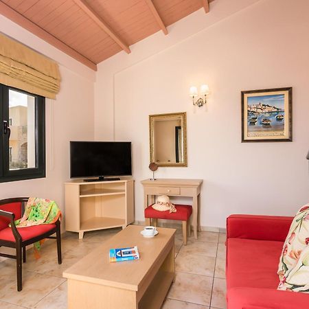 خيرسونِسوس Pilot'S Villas Luxury Suites المظهر الخارجي الصورة