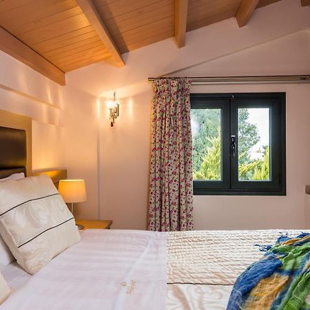 خيرسونِسوس Pilot'S Villas Luxury Suites المظهر الخارجي الصورة