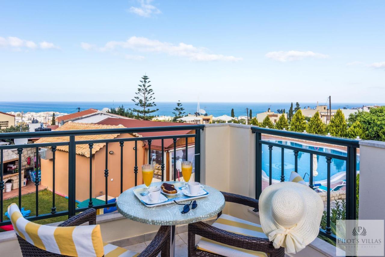 خيرسونِسوس Pilot'S Villas Luxury Suites المظهر الخارجي الصورة