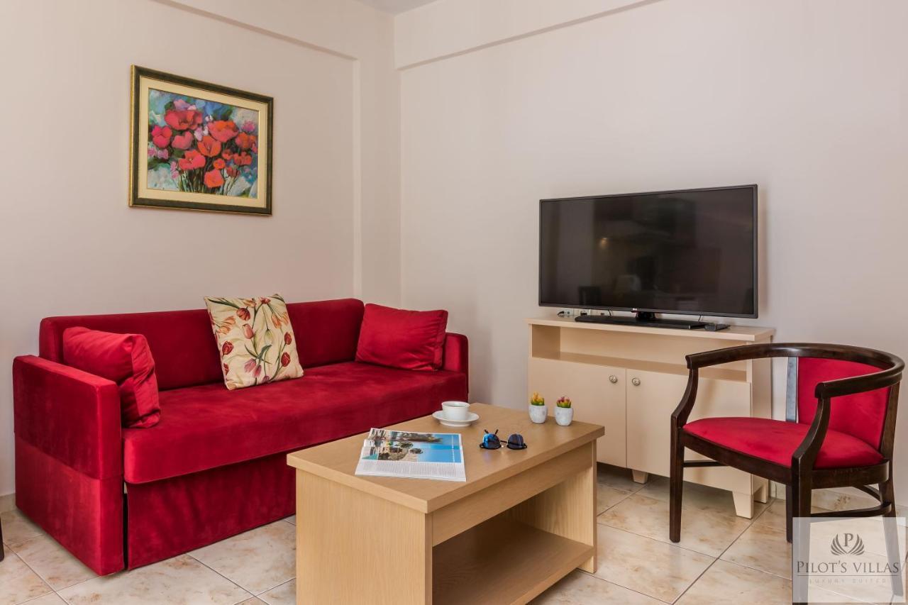 خيرسونِسوس Pilot'S Villas Luxury Suites المظهر الخارجي الصورة