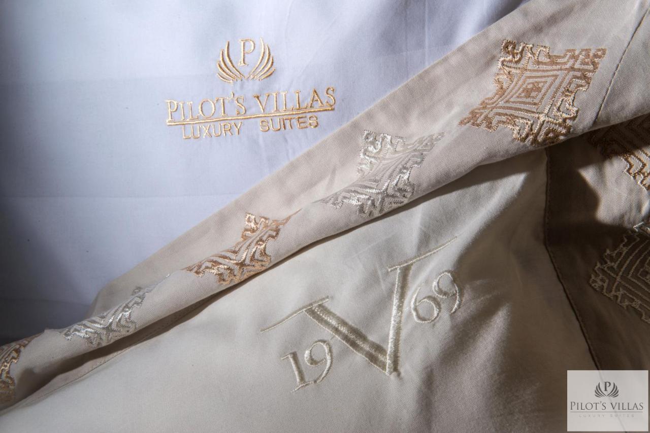 خيرسونِسوس Pilot'S Villas Luxury Suites المظهر الخارجي الصورة