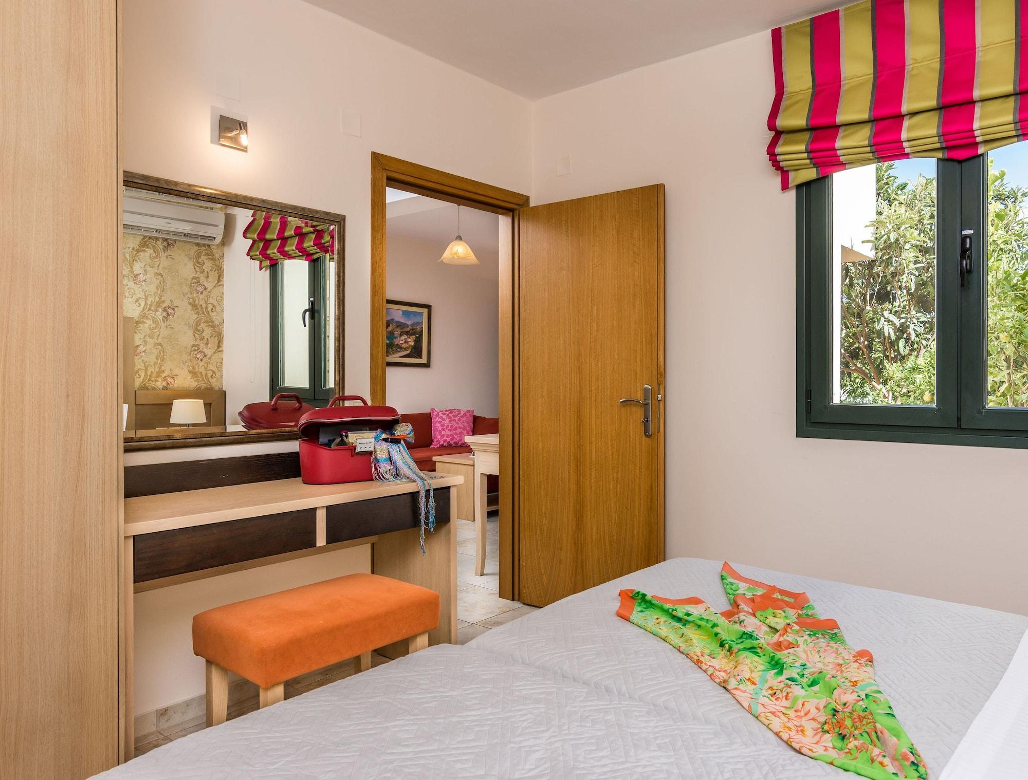 خيرسونِسوس Pilot'S Villas Luxury Suites المظهر الخارجي الصورة