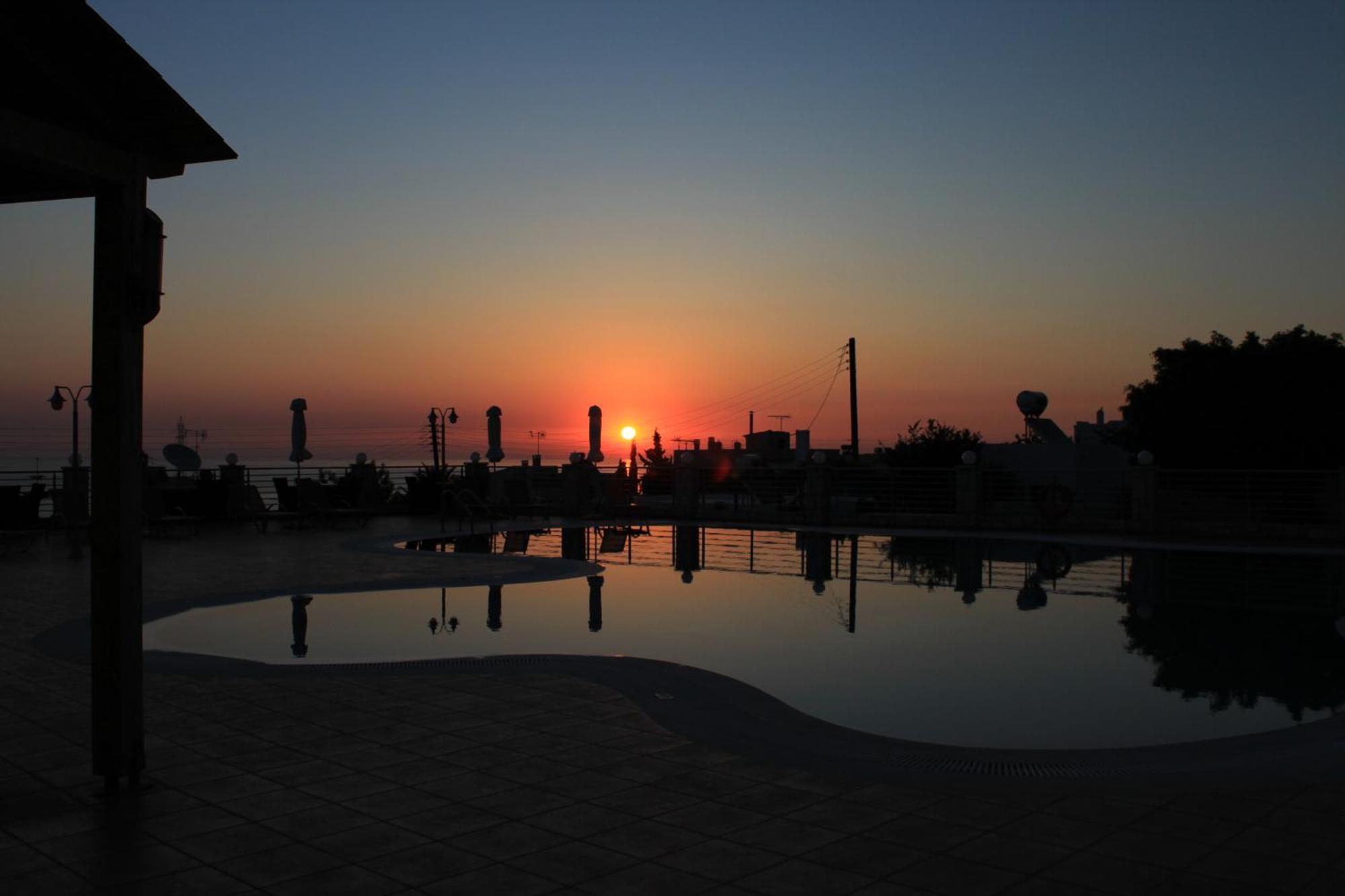 خيرسونِسوس Pilot'S Villas Luxury Suites المظهر الخارجي الصورة