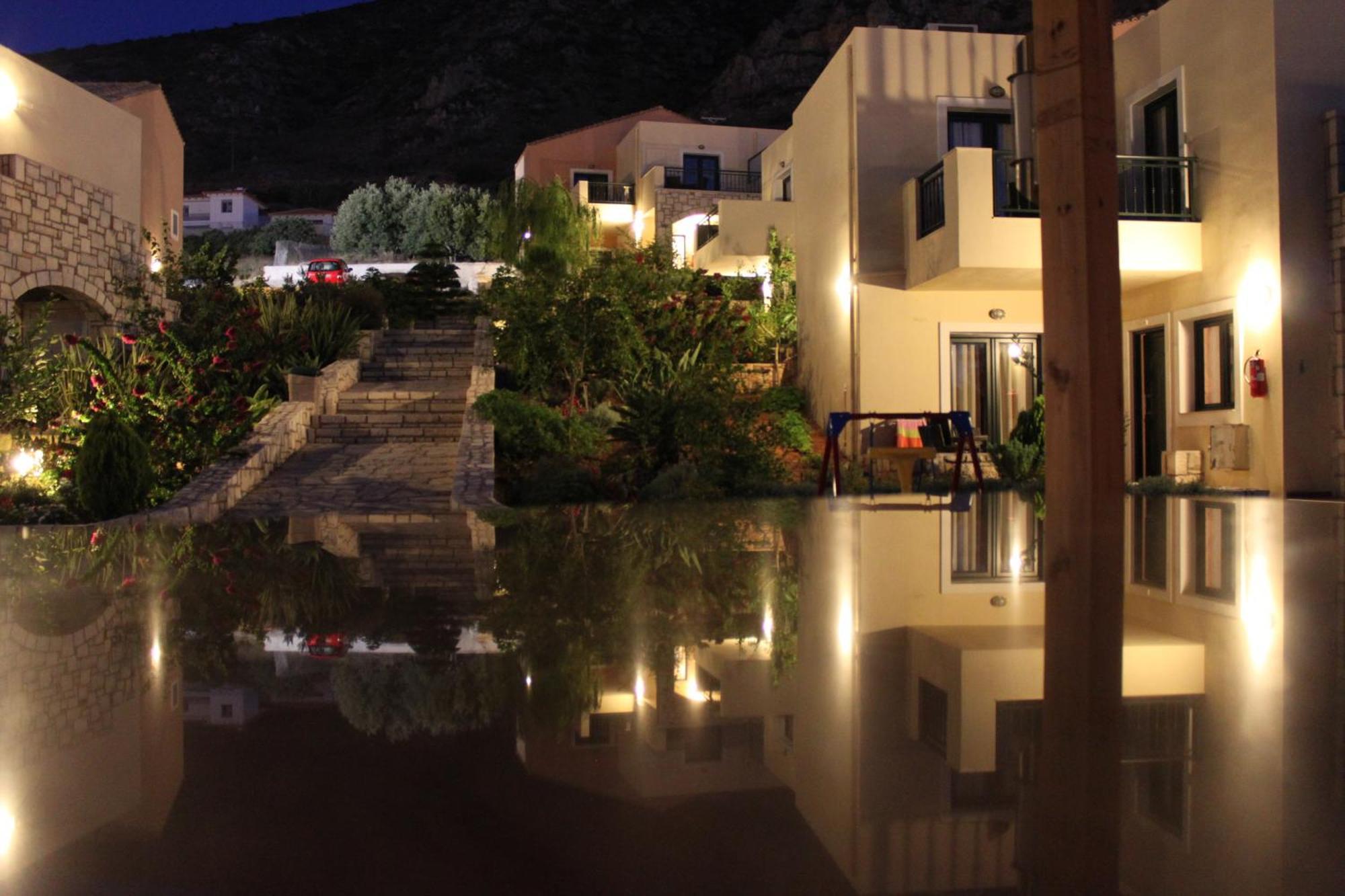 خيرسونِسوس Pilot'S Villas Luxury Suites المظهر الخارجي الصورة