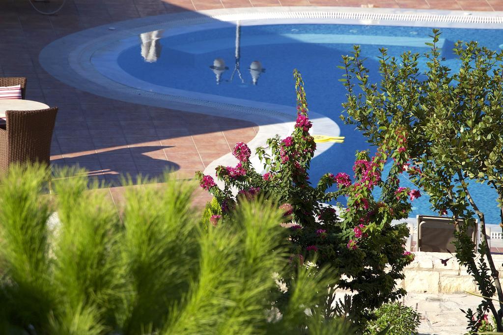 خيرسونِسوس Pilot'S Villas Luxury Suites المظهر الخارجي الصورة